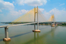 つばさ橋（カンボジア、南部経済回廊）（※1）斜張橋